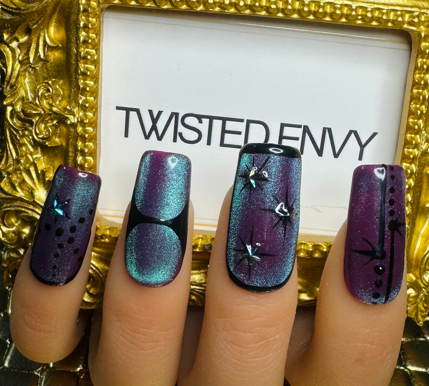 Purple Witchy Aurora with green Cat eye